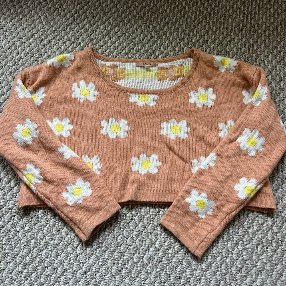 Floral salmon cropped sweater